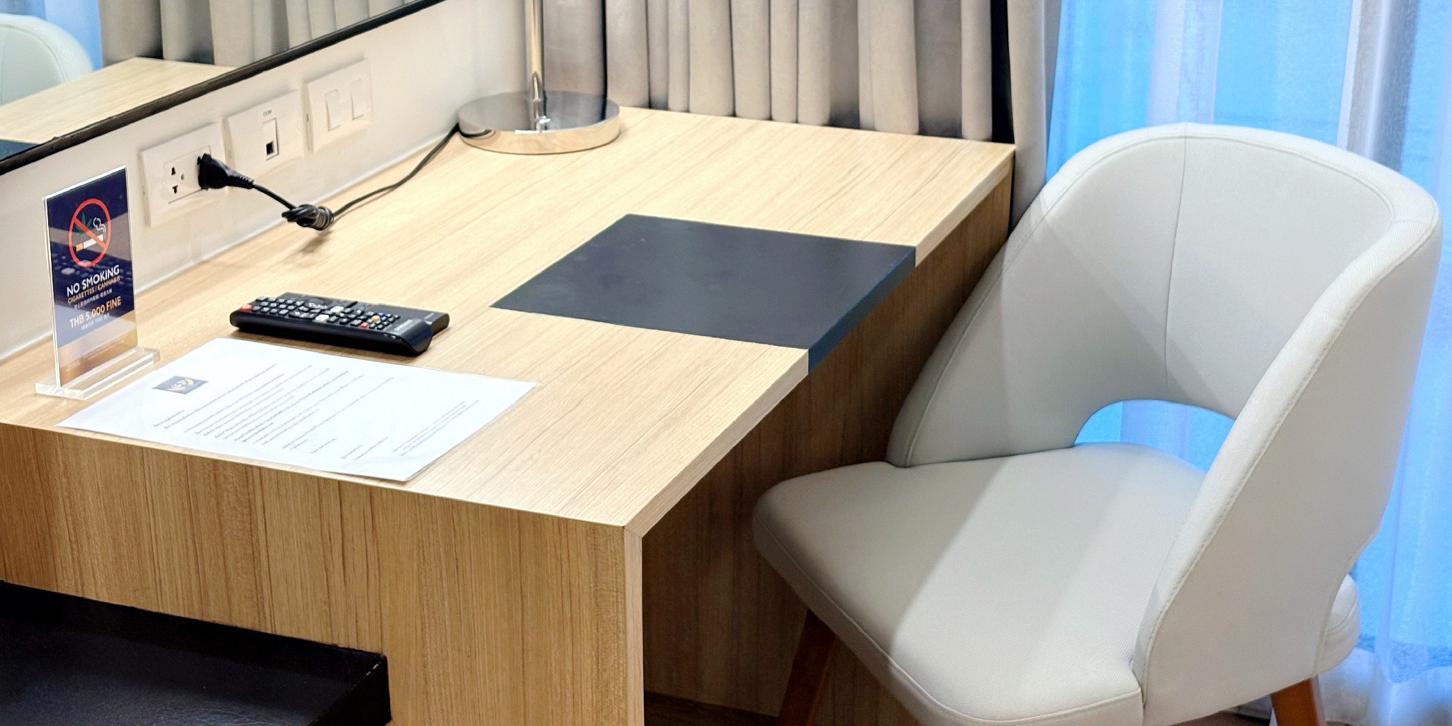 Deluxe Room (Twin Bed)