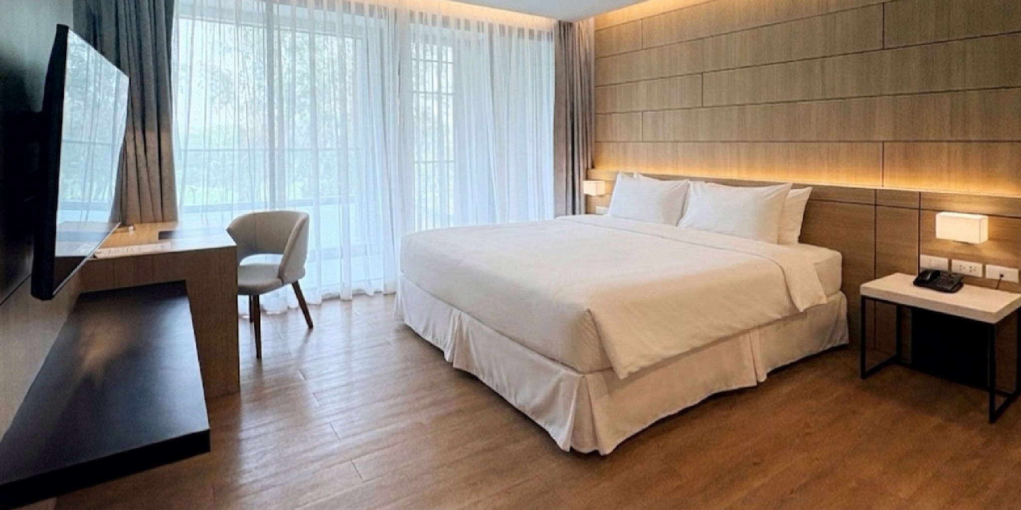 Deluxe Room (Double Bed)