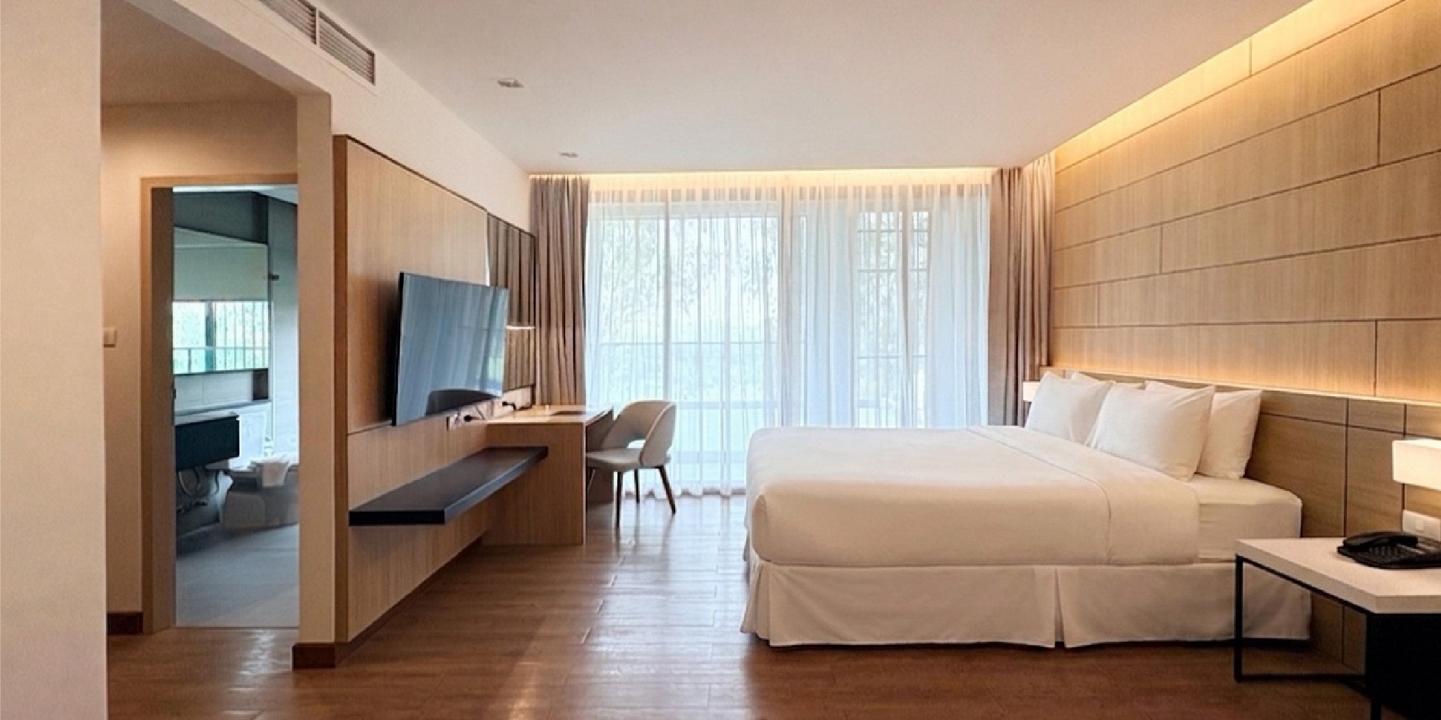 Deluxe Room (Double Bed)